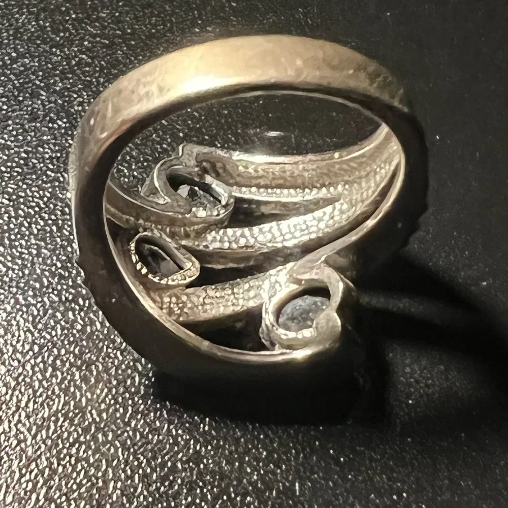 Beautiful ring - Picture 6 of 8